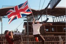 Hamilton Terima Ajakan...