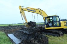 Excavator Bekerja 24...