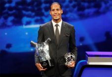 Virgil van Dijk Rebut...