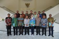 Temui Wapres, Wali Kota...