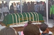 Jenazah Ibu SBY Tiba...