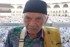 Pencarian Jamaah Haji...