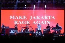 Tutup Hodgepodge Superfest,...