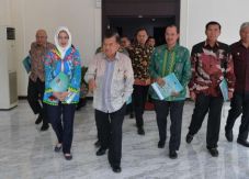 24 Sekolah Model Madani...