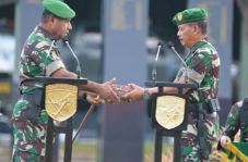 Dua Putra Asli Papua...