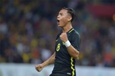 Demi Negara, Pemain...