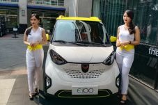 Dua Mobil Listrik Wuling...