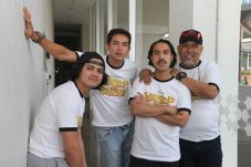 Gelar Mega Premier,...