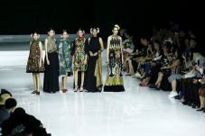 Kain Negeri dari 6 Desainer...