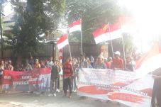 Datangi LBH Jakarta,...