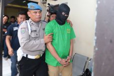 Polisi Limpahkan Berkas...