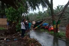 Angin Puting Beliung...