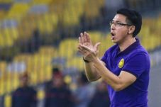 Hadapi Indonesia, Pelatih...