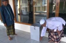 Terekam CCTV, Pencuri...