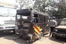 Colt Diesel Sarat Penumpang...