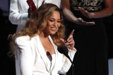 Beyonce, Penyanyi yang...