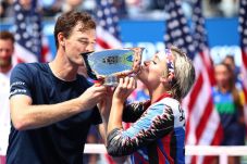 Murray/Bethanie Kuasai...