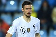 Deschamps Puji Bintang...