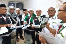 Jamaah Haji Tak Pegang...