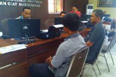 Polisi Gadungan Bawa...