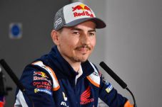 Posisi Lorenzo Mulai...