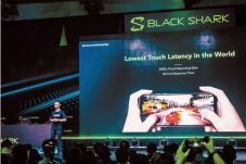 Black Shark Tawarkan...