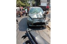 Tabrakan Beruntun di...