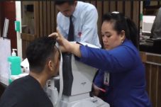 Tak Bisa Melihat, Remaja...