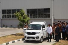 Menperin Tegaskan Mobil...