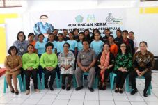 Menteri PPPA Dorong...