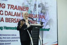 Kemnaker Berikan Pelatihan...