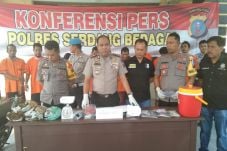 Polres Sergai Gulung...