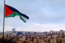 Palestina Kutuk Rencana...