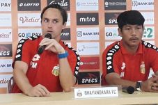 Hadapi Bali United Jadi...