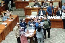 Komisi III DPR Pilih...