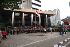 Pascakericuhan, Situasi...