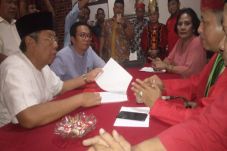 Benyamin Davnie Daftar...