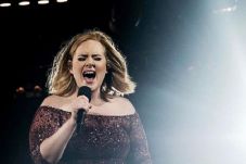Adele Ajukan Gugatan...