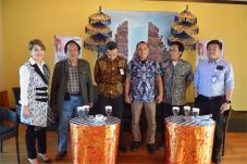Simplifikasi dan Penggabungan...