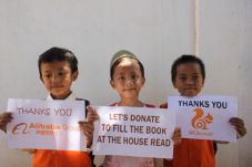 10 Ribu Buku Disumbangkan...