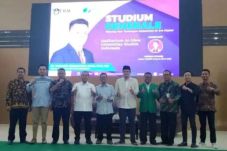 Poempida Hidayatulloh...