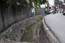 Terkendala Ruang, Pemasangan...