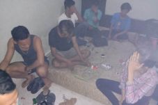 Pesta Miras di Kosan,...