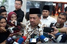 DPR Persilakan Masyarakat...