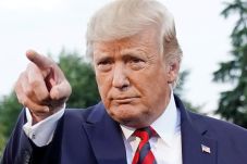 Trump Tuding Iran Serang...