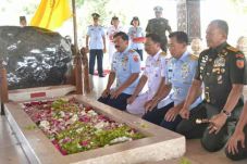 Panglima TNI Ziarah...