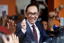 Anwar Ibrahim Perkirakan...