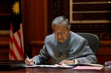 Mahathir Ingin Hukum...