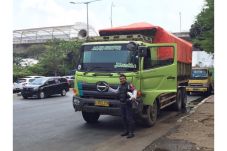 Langgar Aturan Jam Operasional,...