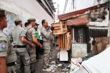 Bangun Jalur Pedestrian,...